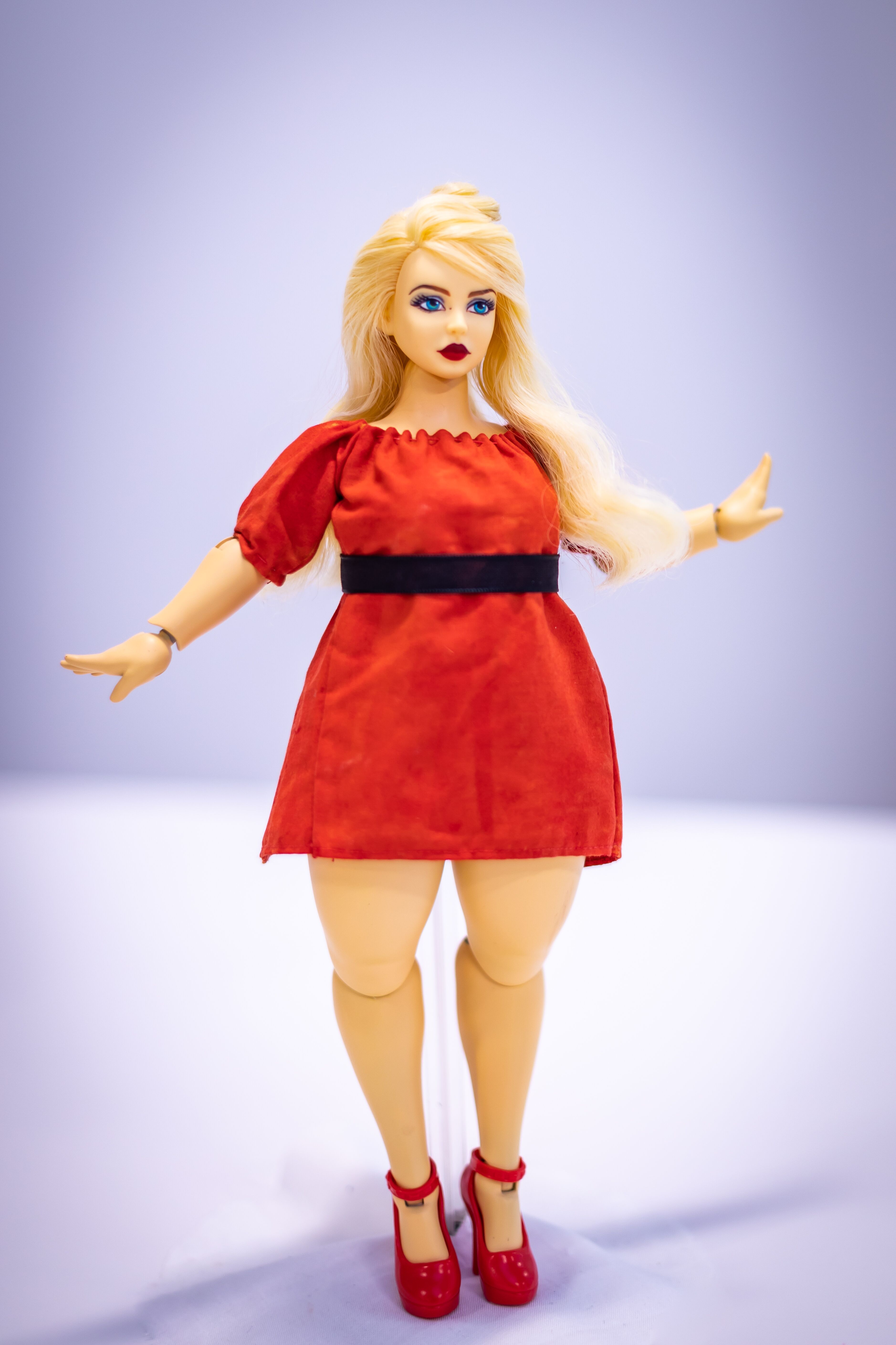 Curvy Girls Dolls Kickstarter for Plus Sized Balljoint Doll – Get the doll for just a $25 pledge!